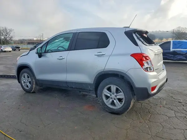 KL7CJNSM2NB545567 2022 CHEVROLET TRAX - Image 2