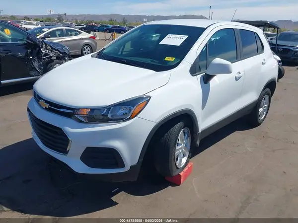 KL7CJNSM2NB549800 2022 CHEVROLET TRAX - Image 2
