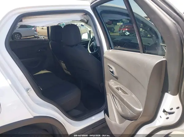 KL7CJNSM2NB549800 2022 CHEVROLET TRAX - Image 8