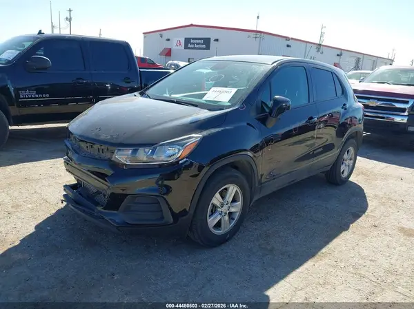 KL7CJNSM2NB553622 2022 CHEVROLET TRAX - Image 2