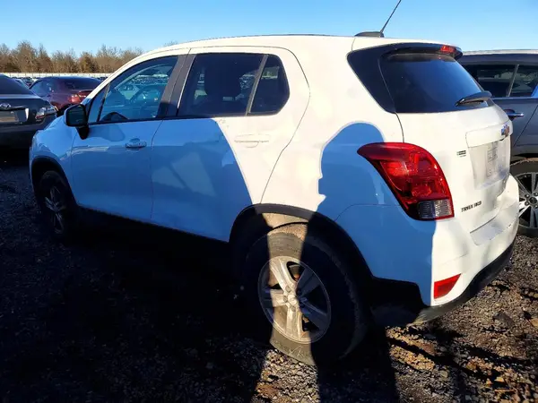 KL7CJNSM3MB361270 2021 CHEVROLET TRAX - Image 2