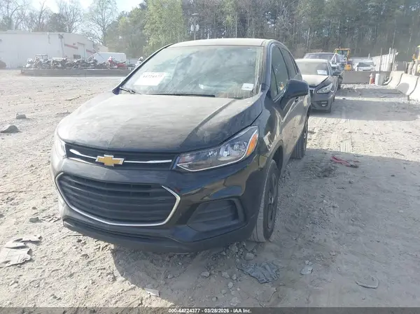 KL7CJNSM3MB375914 2021 CHEVROLET TRAX - Image 2
