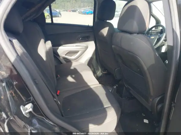 KL7CJNSM3MB375914 2021 CHEVROLET TRAX - Image 8
