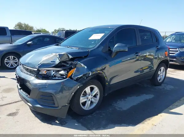 KL7CJNSM3NB511167 2022 CHEVROLET TRAX - Image 2