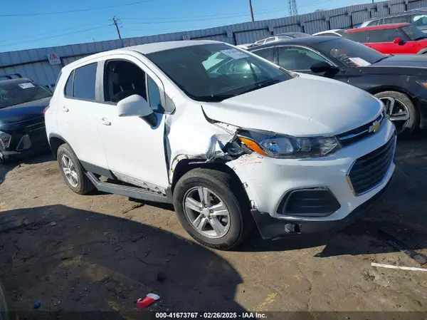 KL7CJNSM3NB513582 2022 CHEVROLET TRAX - Image 1