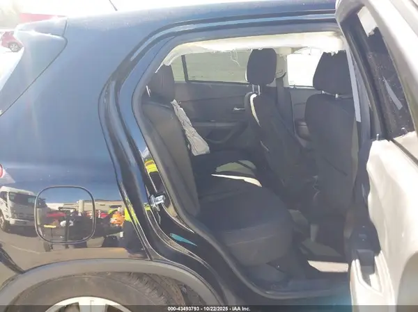 KL7CJNSM3NB527224 2022 CHEVROLET TRAX - Image 8