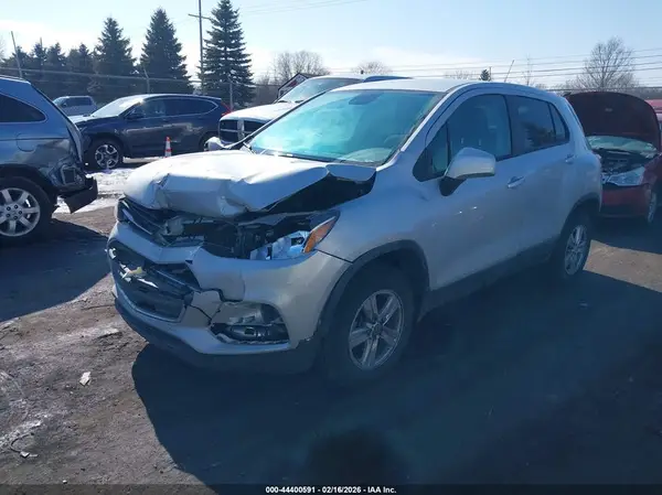 KL7CJNSM3NB544170 2022 CHEVROLET TRAX - Image 2