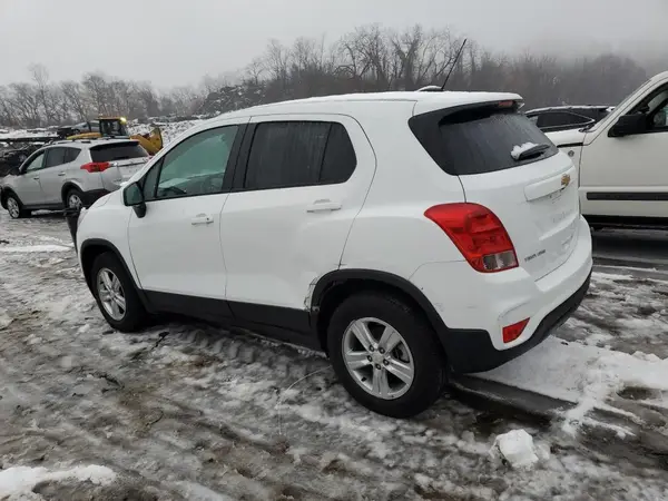 KL7CJNSM3NB544783 2022 CHEVROLET TRAX - Image 2
