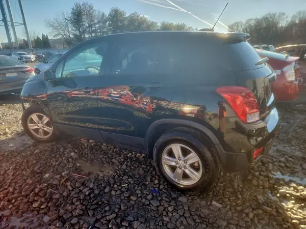 KL7CJNSM3NB550860 2022 CHEVROLET TRAX - Image 2