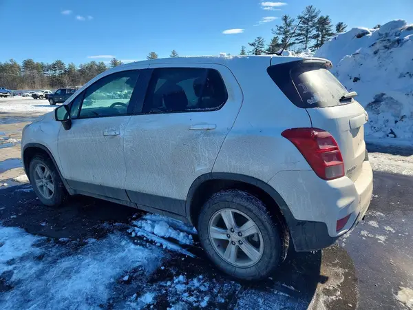 KL7CJNSM3NB552026 2022 CHEVROLET TRAX - Image 2