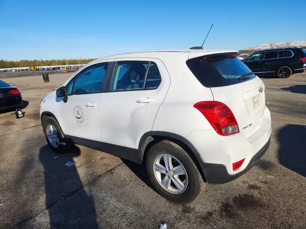 KL7CJNSM4MB360645 2021 CHEVROLET TRAX - Image 2