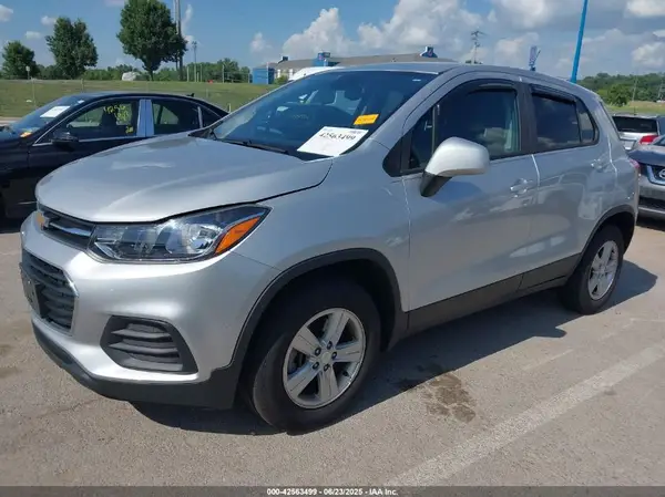 KL7CJNSM4MB365473 2021 CHEVROLET TRAX - Image 2