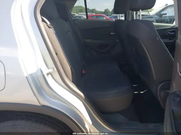 KL7CJNSM4MB365473 2021 CHEVROLET TRAX - Image 8