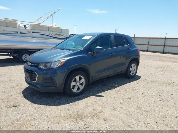 KL7CJNSM4NB512103 2022 CHEVROLET TRAX - Image 2