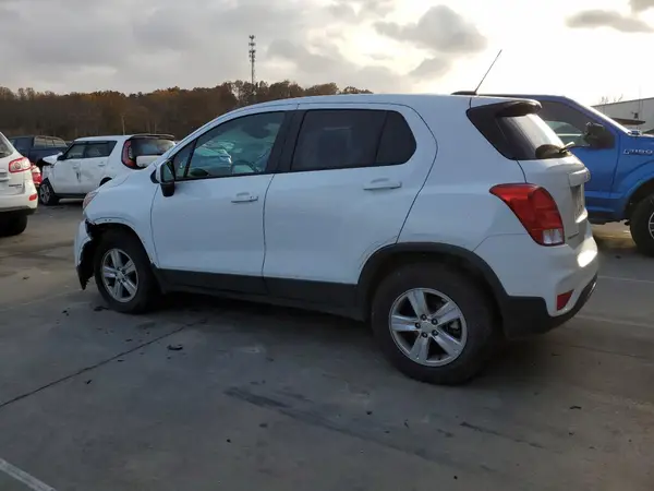 KL7CJNSM4NB515843 2022 CHEVROLET TRAX - Image 2