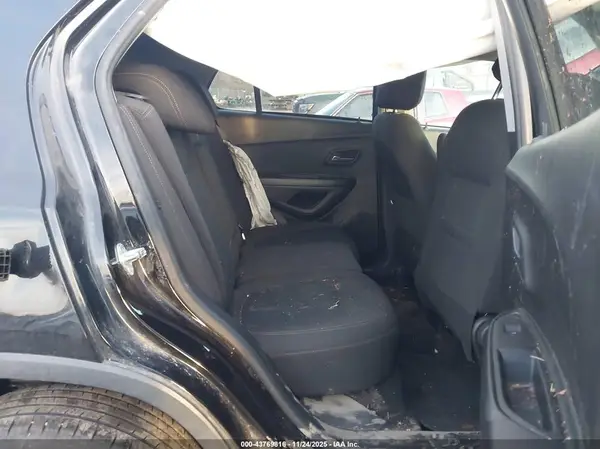 KL7CJNSM4NB527409 2022 CHEVROLET TRAX - Image 8