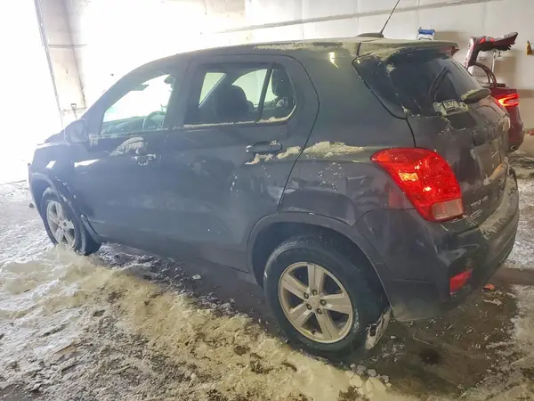 KL7CJNSM4NB544467 2022 CHEVROLET TRAX - Image 2