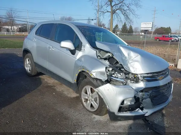 KL7CJNSM4NB545327 2022 CHEVROLET TRAX - Image 1