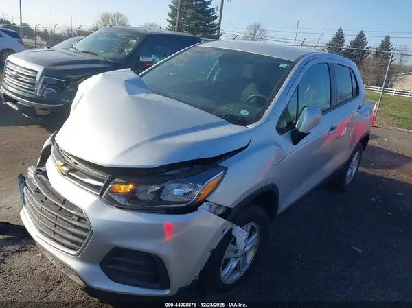 KL7CJNSM4NB545327 2022 CHEVROLET TRAX - Image 2