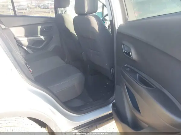 KL7CJNSM4NB545327 2022 CHEVROLET TRAX - Image 8