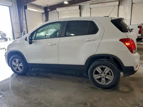 KL7CJNSM4NB547840 2022 CHEVROLET TRAX - Image 2