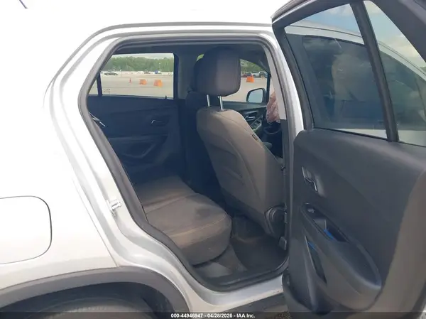 KL7CJNSM4NB547918 2022 CHEVROLET TRAX - Image 8