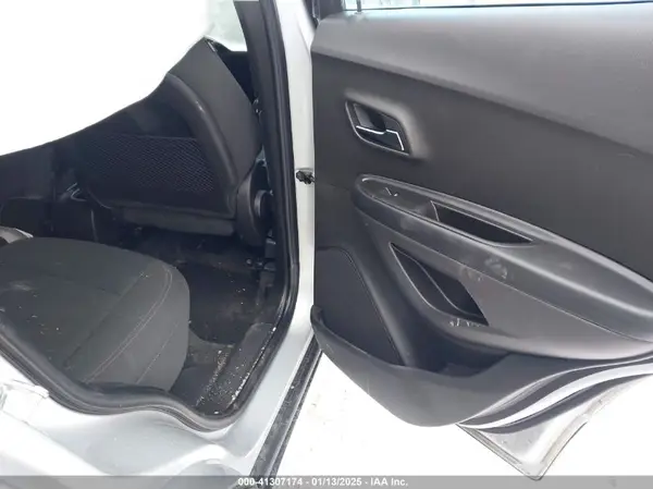 KL7CJNSM5MB362064 2021 CHEVROLET TRAX - Image 8