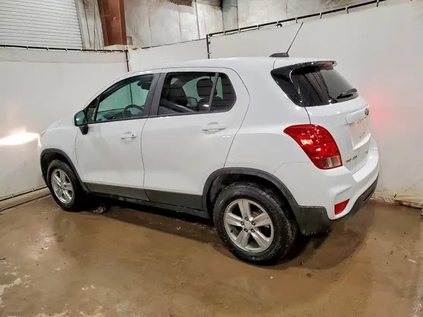KL7CJNSM5NB508349 2022 CHEVROLET TRAX - Image 2