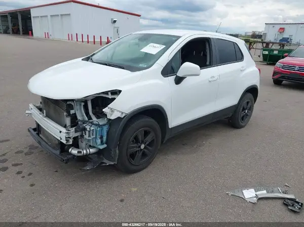 KL7CJNSM5NB509579 2022 CHEVROLET TRAX - Image 2