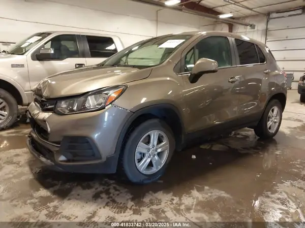 KL7CJNSM5NB509906 2022 CHEVROLET TRAX - Image 2