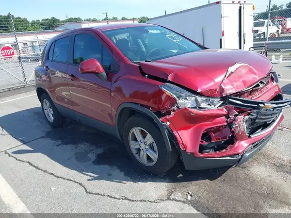 KL7CJNSM5NB511252 2022 CHEVROLET TRAX - Image 1