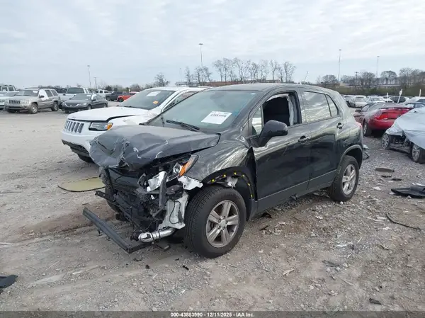 KL7CJNSM5NB513485 2022 CHEVROLET TRAX - Image 2