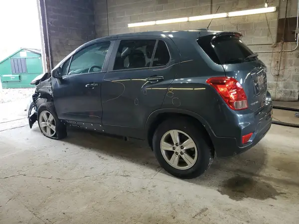 KL7CJNSM5NB517519 2022 CHEVROLET TRAX - Image 2