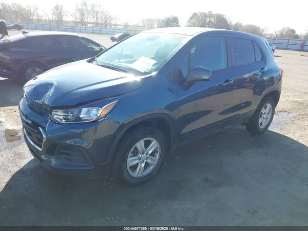 KL7CJNSM5NB517584 2022 CHEVROLET TRAX - Image 2