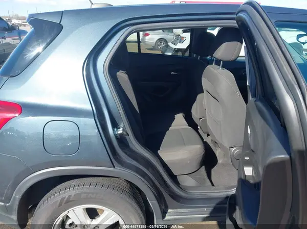 KL7CJNSM5NB517584 2022 CHEVROLET TRAX - Image 8