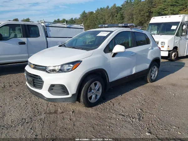 KL7CJNSM5NB545174 2022 CHEVROLET TRAX - Image 2