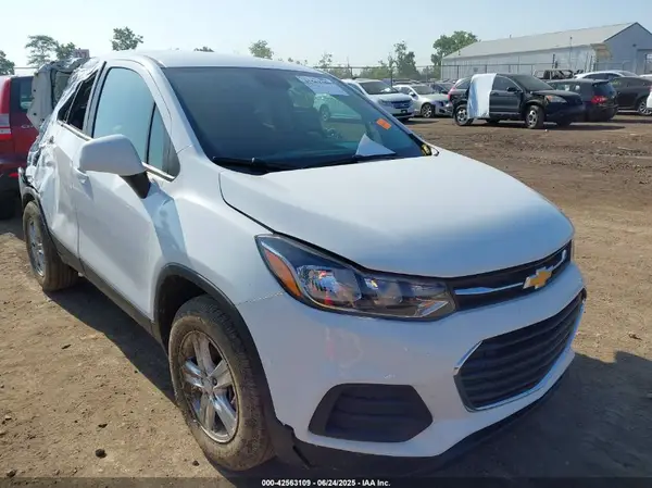 KL7CJNSM5NB548561 2022 CHEVROLET TRAX - Image 1