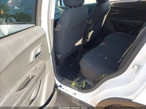 KL7CJNSM5NB548561 2022 CHEVROLET TRAX - Image 8
