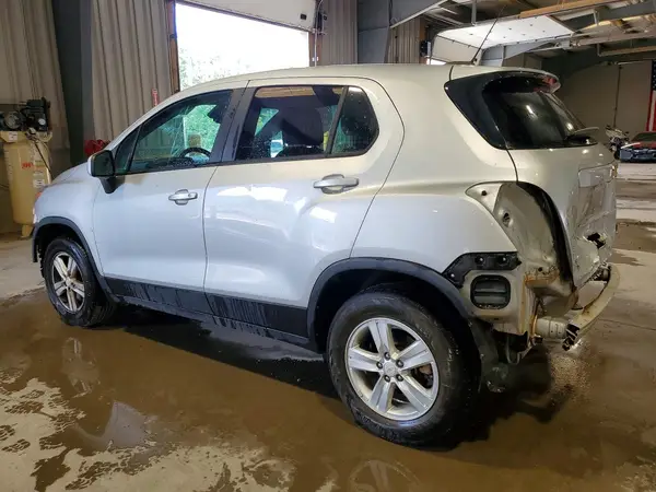 KL7CJNSM5NB549323 2022 CHEVROLET TRAX - Image 2