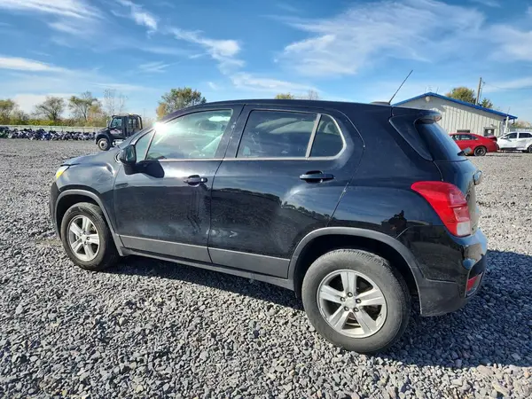 KL7CJNSM5NB553484 2022 CHEVROLET TRAX - Image 2
