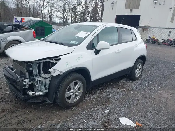 KL7CJNSM6MB362512 2021 CHEVROLET TRAX - Image 2