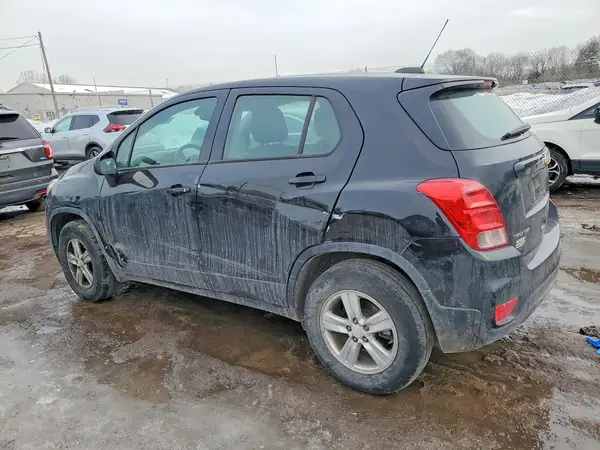 KL7CJNSM6MB375907 2021 CHEVROLET TRAX - Image 2