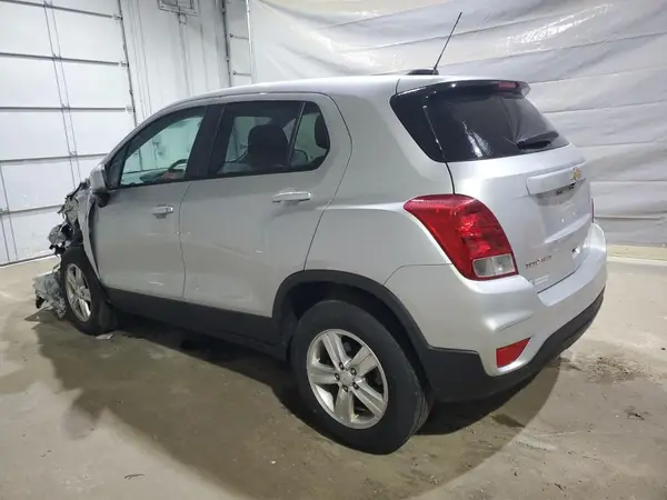 KL7CJNSM6NB543028 2022 CHEVROLET TRAX - Image 2