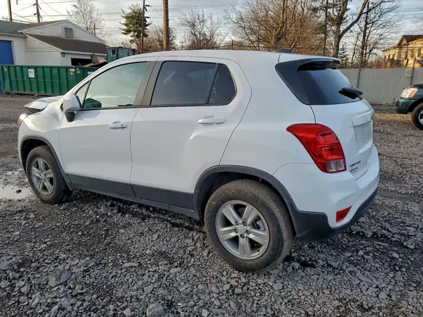 KL7CJNSM6NB544714 2022 CHEVROLET TRAX - Image 2