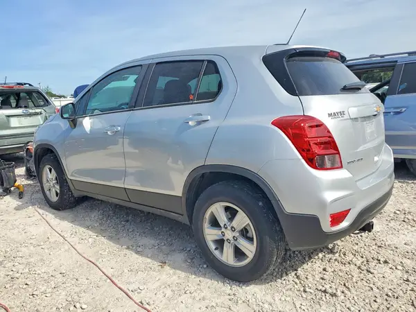 KL7CJNSM6NB545295 2022 CHEVROLET TRAX - Image 2