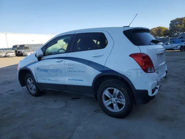 KL7CJNSM6NB549282 2022 CHEVROLET TRAX - Image 2