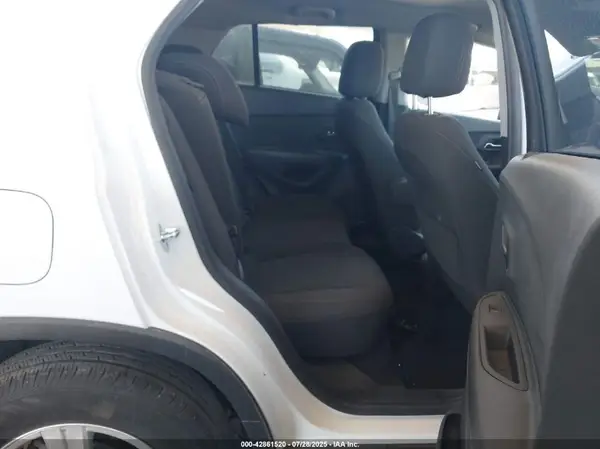 KL7CJNSM6NB549749 2022 CHEVROLET TRAX - Image 8