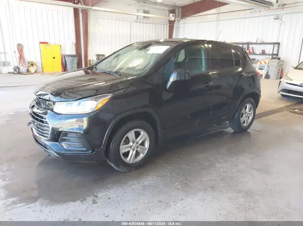 KL7CJNSM6NB553476 2022 CHEVROLET TRAX - Image 2