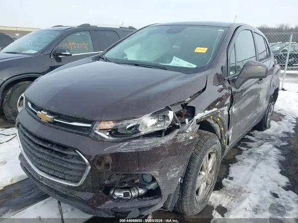KL7CJNSM7MB375480 2021 CHEVROLET TRAX - Image 2