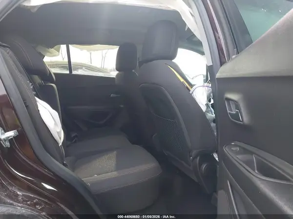 KL7CJNSM7MB375480 2021 CHEVROLET TRAX - Image 8